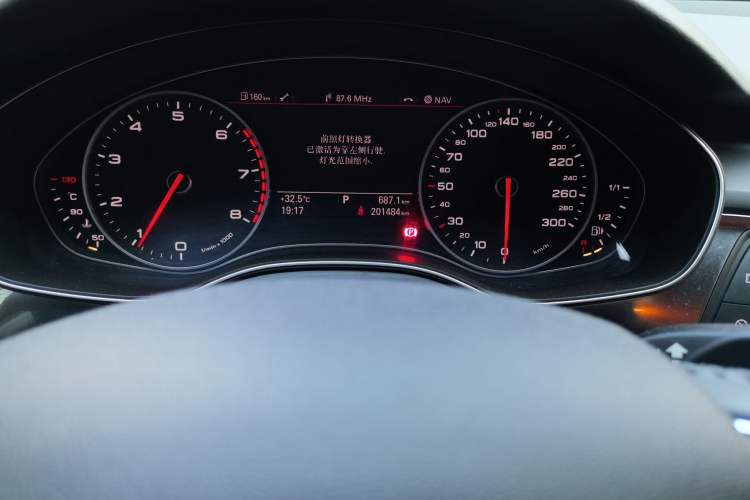 Used Audi A6L 2015 TFSI Millionth Anniversary Intelligent Model Odometer Close Up