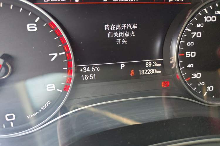 Used Audi A6L 2015 TFSI Millionth Anniversary Intelligent Model Odometer Close Up