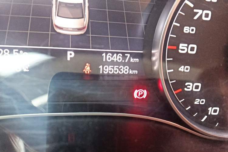 Used Audi A6L 2015 TFSI Millionth Anniversary Intelligent Model Odometer Close Up