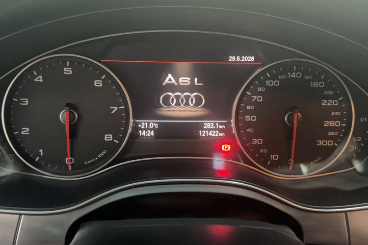 Used Audi A6L 2015 TFSI Millionth Anniversary Intelligent Model Odometer Close Up