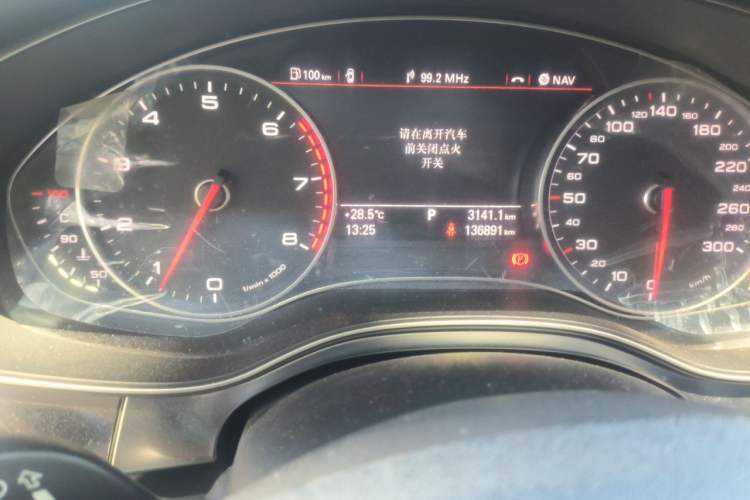 Used Audi A6L 2015 TFSI Millionth Anniversary Intelligent Model Odometer Close Up