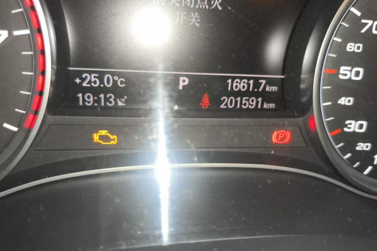 Used Audi A6L 2015 TFSI Millionth Anniversary Intelligent Model Odometer Close Up