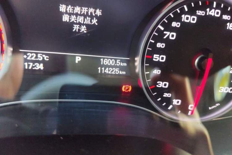 Used Audi A6L 2015 TFSI Millionth Anniversary Intelligent Model Odometer Close Up