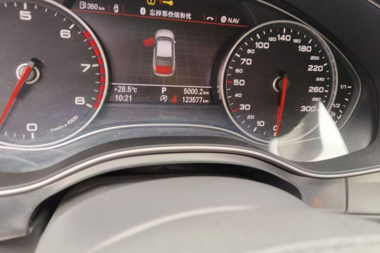 Used Audi A6L 2015 TFSI Millionth Anniversary Intelligent Model Odometer Close Up
