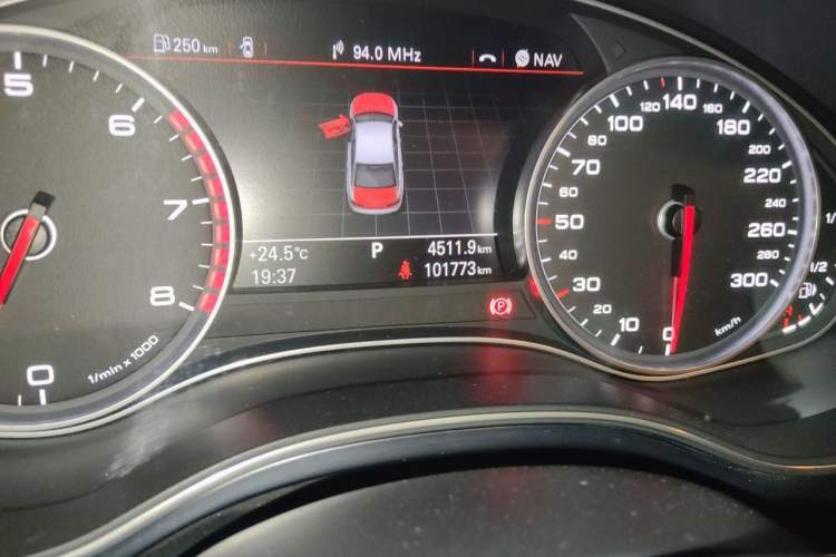 Used Audi A6L 2015 TFSI Millionth Anniversary Intelligent Model Odometer Close Up
