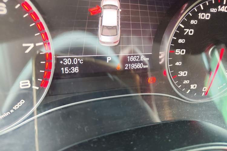 Used Audi A6L 2015 TFSI Millionth Anniversary Intelligent Model Odometer Close Up