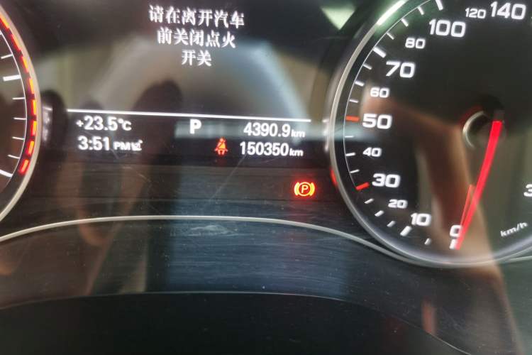 Used Audi A6L 2015 TFSI Millionth Anniversary Intelligent Model Odometer Close Up