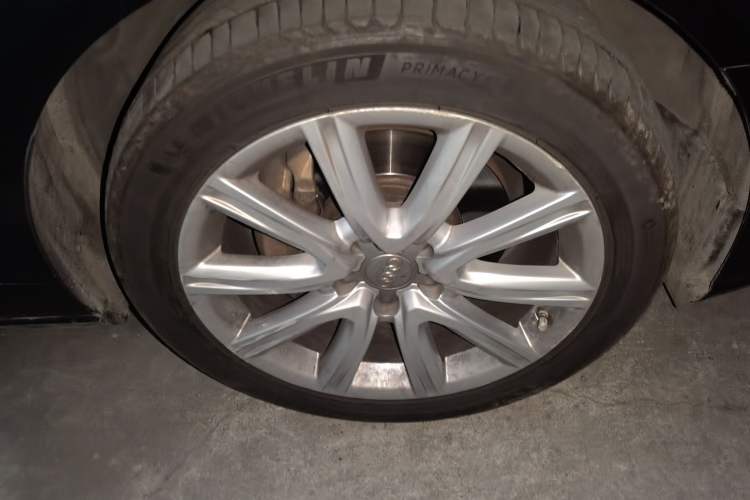 Used Audi A6L 2015 35 FSI quattro Comfort Model Right Front Wheel Hub