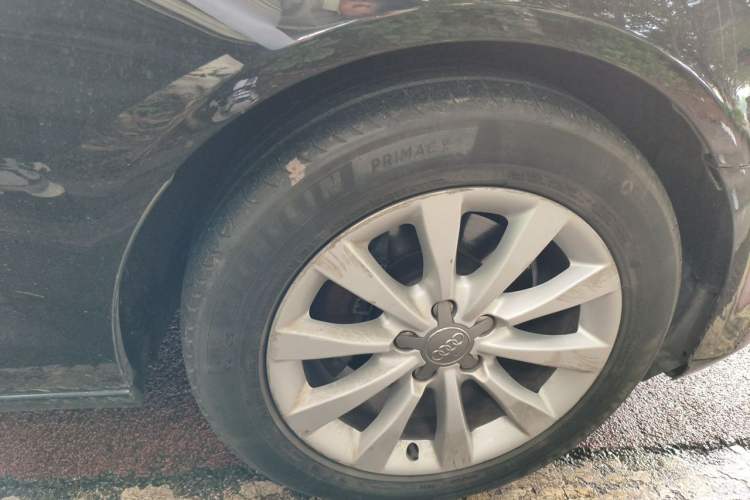 Used Audi A6L 2015 TFSI Millionth Anniversary Intelligent Model Right Front Wheel Hub