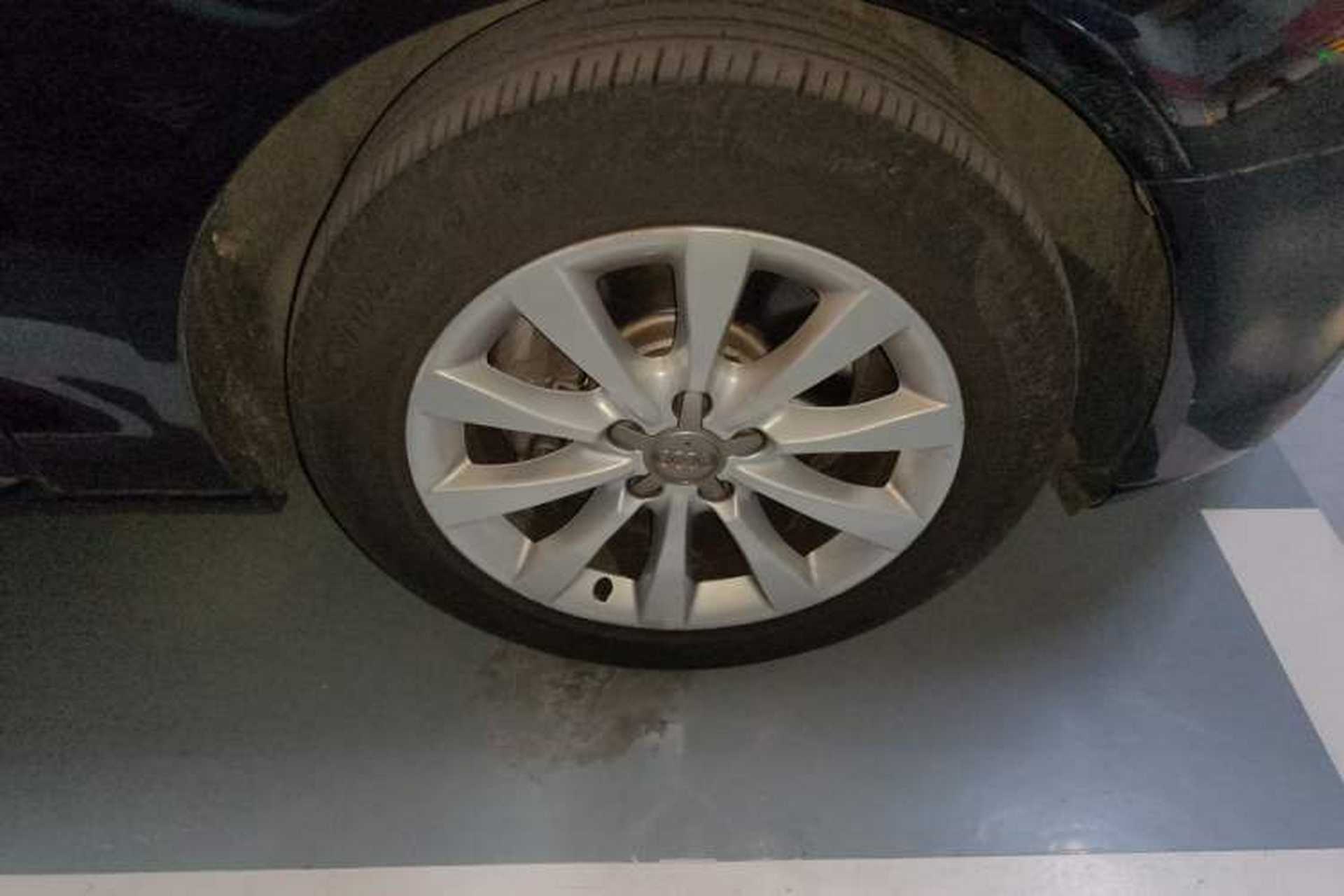Used Audi A6L 2015 30 FSI Millionth Anniversary Comfort Model Right Front Wheel Hub