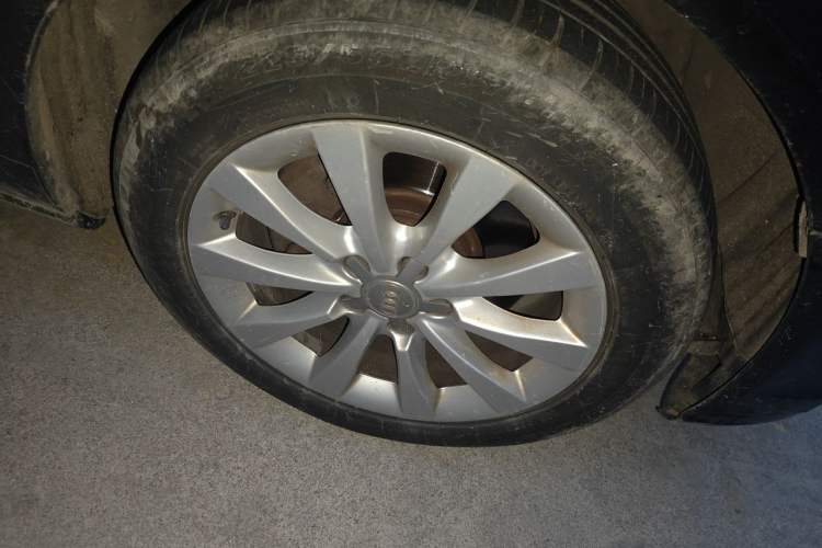 Used Audi A6L 2015 30 FSI Millionth Anniversary Comfort Model Right Front Wheel Hub