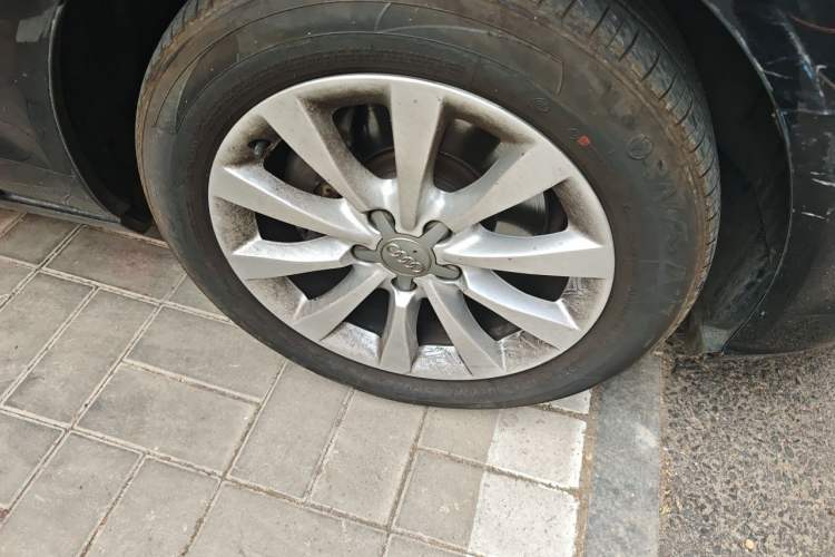 Used Audi A6L 2015 30 FSI Millionth Anniversary Comfort Model Right Front Wheel Hub