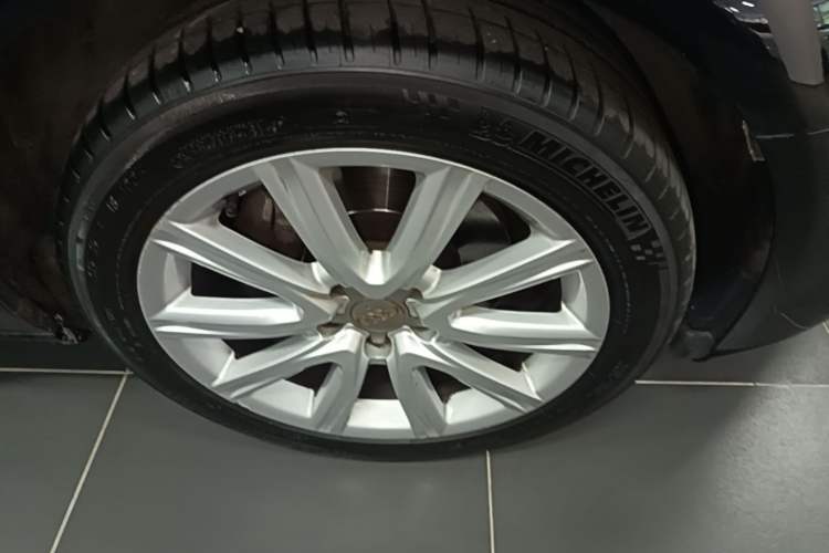 Used Audi A6L 2015 TFSI Millionth Anniversary Intelligent Model Right Front Wheel Hub