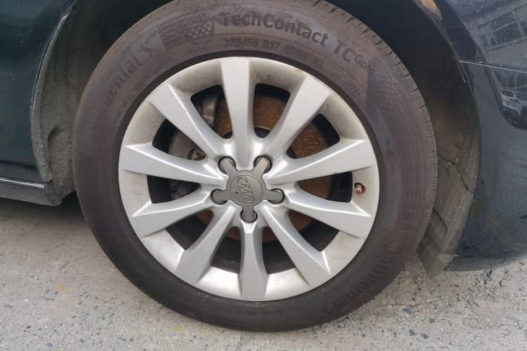 Used Audi A6L 2015 TFSI Millionth Anniversary Intelligent Model Right Front Wheel Hub
