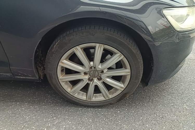 Used Audi A6L 2015 TFSI Millionth Anniversary Intelligent Model Right Front Wheel Hub
