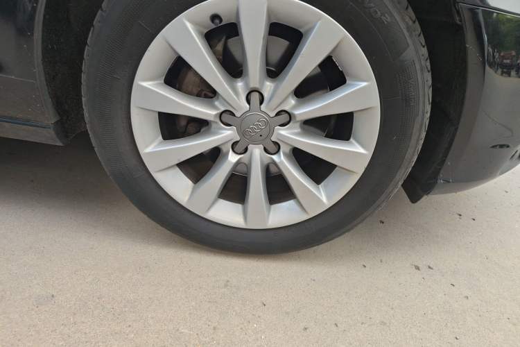 Used Audi A6L 2015 TFSI Millionth Anniversary Intelligent Model Right Front Wheel Hub