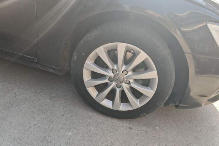Used Audi A6L 2015 TFSI Millionth Anniversary Intelligent Model Right Front Wheel Hub