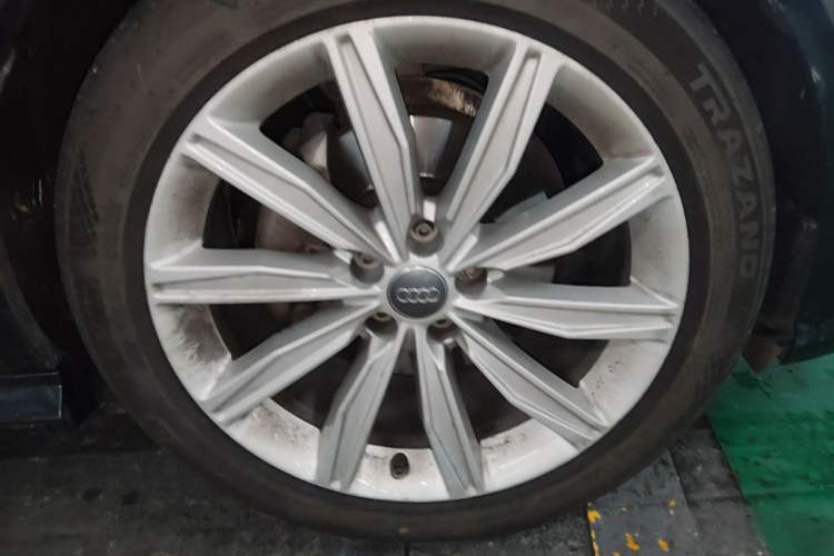 Used Audi A6L 2015 30 FSI Millionth Anniversary Comfort Model Right Front Wheel Hub