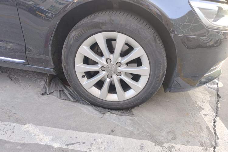 Used Audi A6L 2015 30 FSI Millionth Anniversary Comfort Model Right Front Wheel Hub