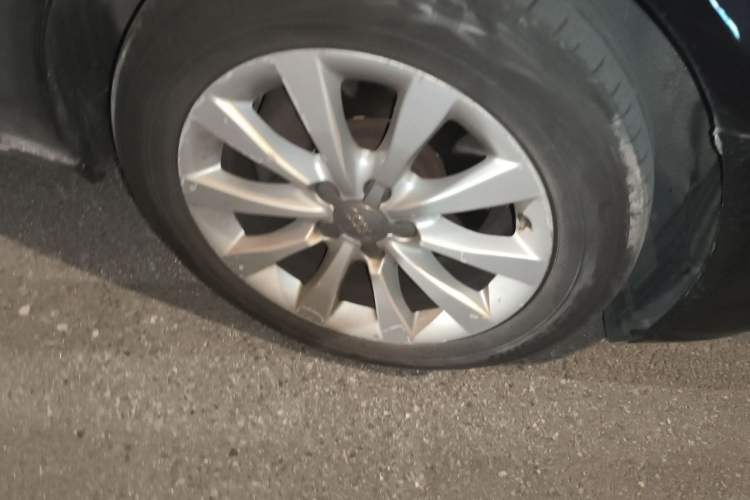 Used Audi A6L 2015 TFSI Millionth Anniversary Intelligent Model Right Front Wheel Hub