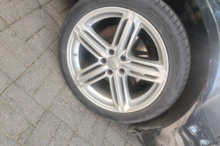 Used Audi A6L 2015 TFSI Millionth Anniversary Intelligent Model Right Front Wheel Hub