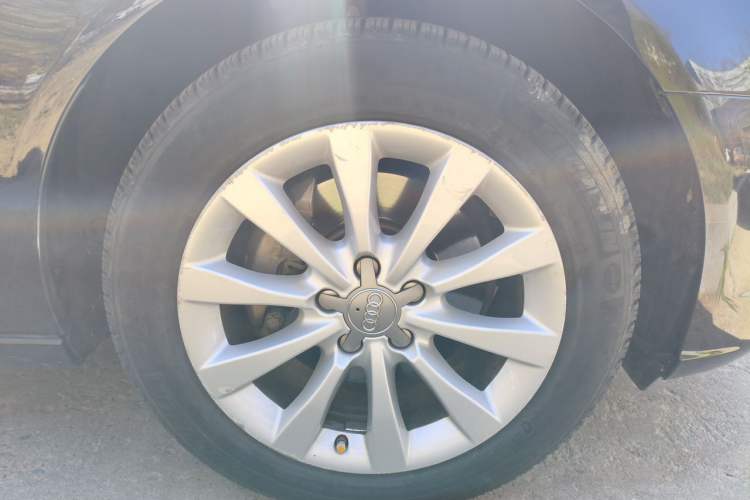Used Audi A6L 2015 TFSI Millionth Anniversary Intelligent Model Right Front Wheel Hub