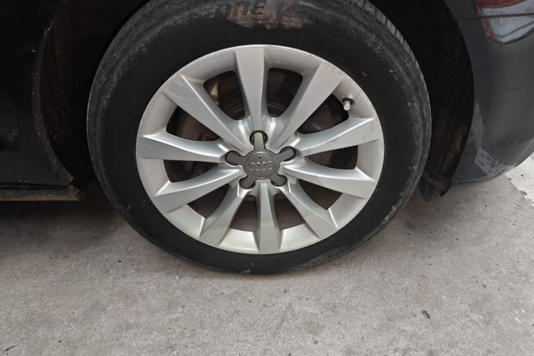 Used Audi A6L 2015 TFSI Millionth Anniversary Intelligent Model Right Front Wheel Hub