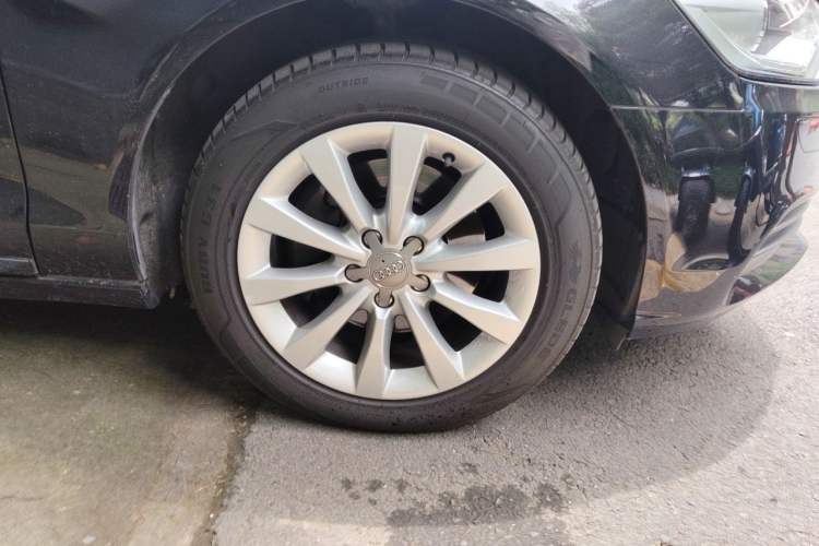 Used Audi A6L 2015 TFSI Millionth Anniversary Intelligent Model Right Front Wheel Hub