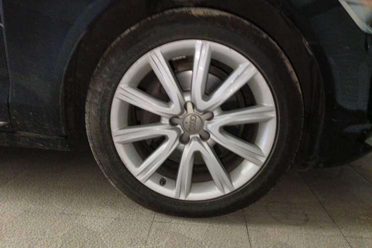 Used Audi A6L 2015 35 FSI quattro Comfort Model Right Front Wheel Hub