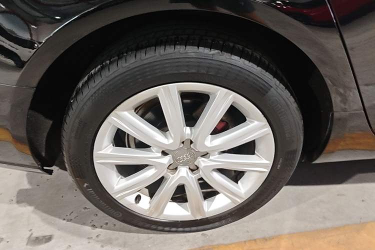 Used Audi A6L 2015 TFSI Millionth Anniversary Intelligent Model Right Rear Wheel Hub
