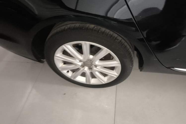 Used Audi A6L 2015 35 FSI quattro Technology Edition Right Rear Wheel Hub