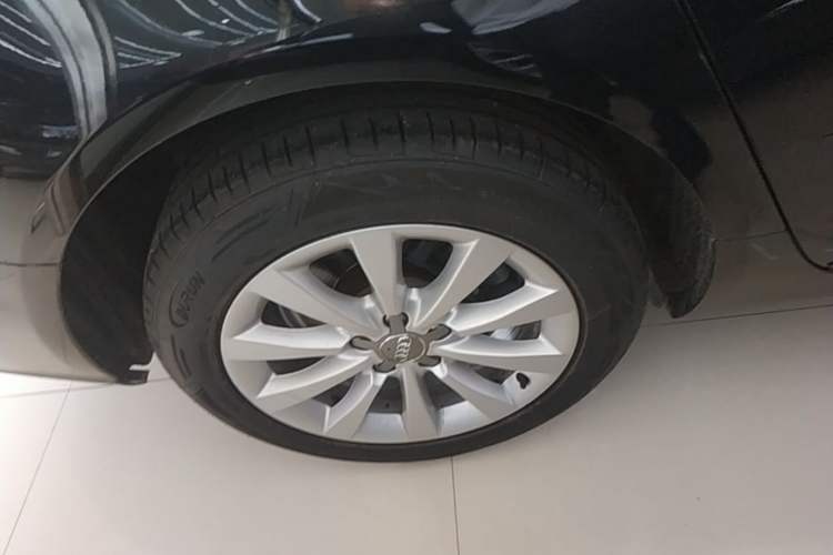Used Audi A6L 2015 TFSI Millionth Anniversary Intelligent Model Right Rear Wheel Hub