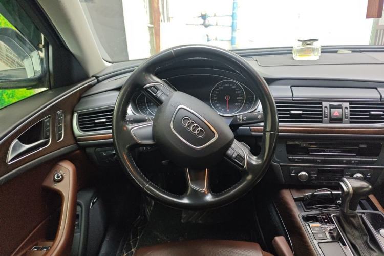 Used Audi A6L 2015 35 FSI quattro Comfort Model Steering Wheel