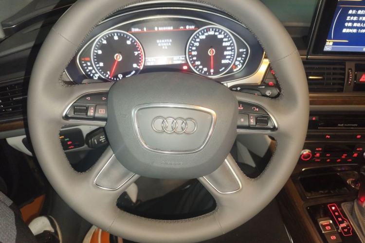 Used Audi A6L 2015 35 FSI quattro Comfort Model Steering Wheel