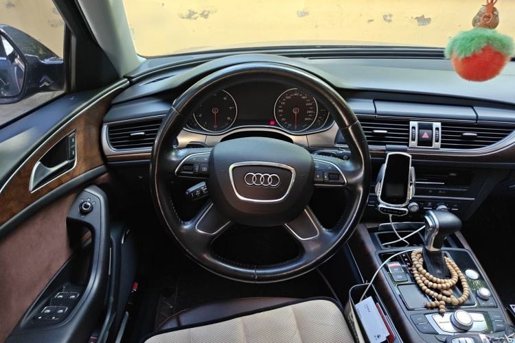 Used Audi A6L 2015 TFSI Millionth Anniversary Intelligent Model Steering Wheel
