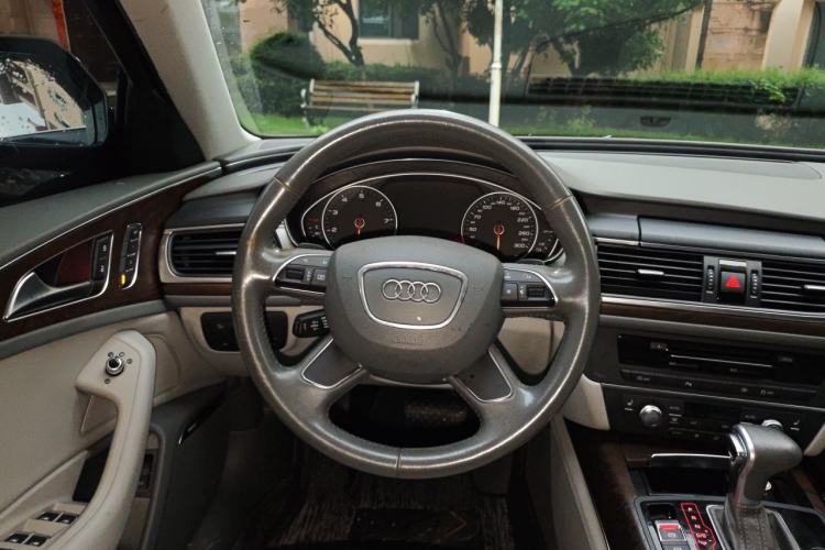 Used Audi A6L 2015 35 FSI quattro Comfort Model Steering Wheel