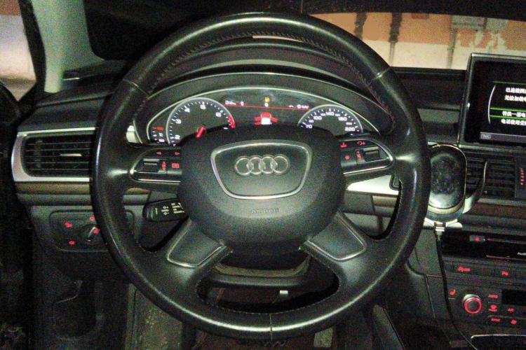 Used Audi A6L 2015 35 FSI quattro Comfort Model Steering Wheel