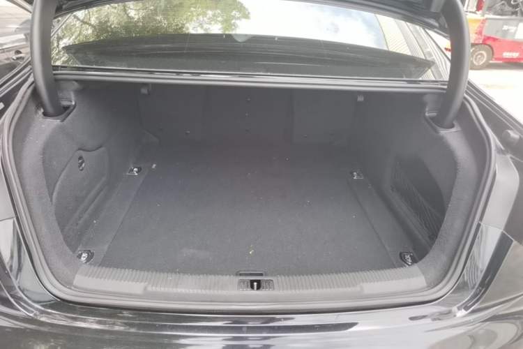 Used Audi A6L 2015 TFSI Millionth Anniversary Intelligent Model Trunk