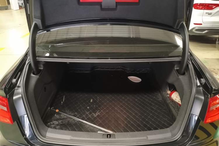 Used Audi A6L 2015 TFSI Millionth Anniversary Intelligent Model Trunk