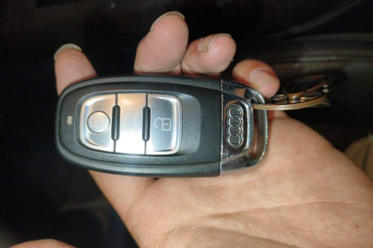 Used Audi A6L 2015 35 FSI quattro Comfort Model Vehicle Key