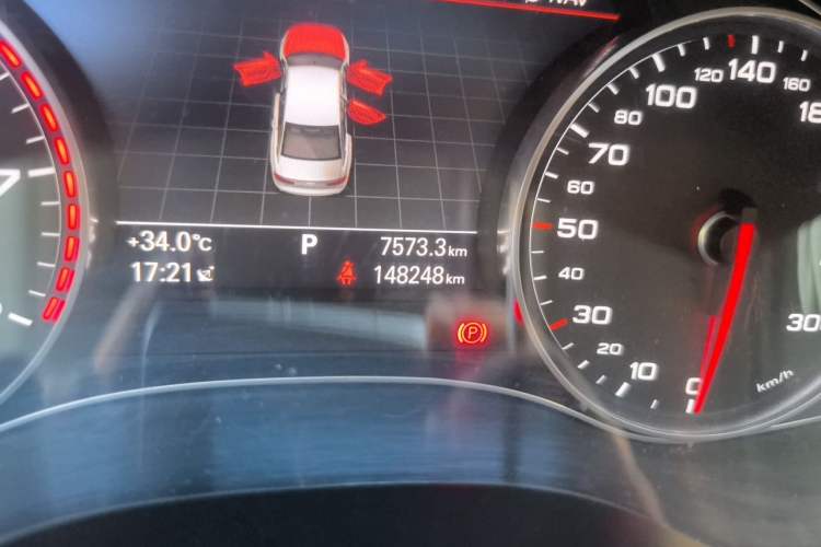 Used Audi A6L 2015 TFSI Millionth Anniversary Intelligent Model Odometer Close Up