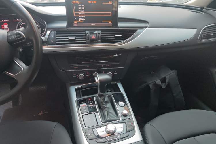 Used Audi A6L 2015 TFSI Millionth Anniversary Intelligent Model Audio And AC Panel