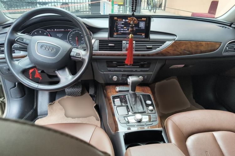 Used Audi A6L 2015 30 FSI Millionth Anniversary Comfort Model Center Console