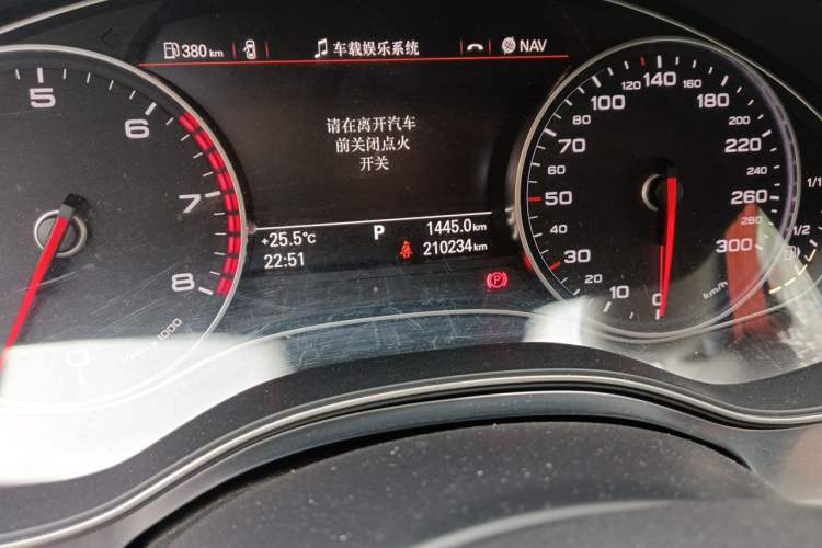 Used Audi A6L 2015 TFSI Millionth Anniversary Intelligent Model Odometer Close Up