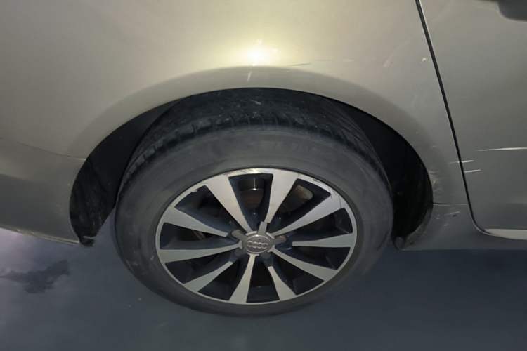 Used Audi A6L 2015 TFSI Millionth Anniversary Intelligent Model Right Rear Wheel Hub