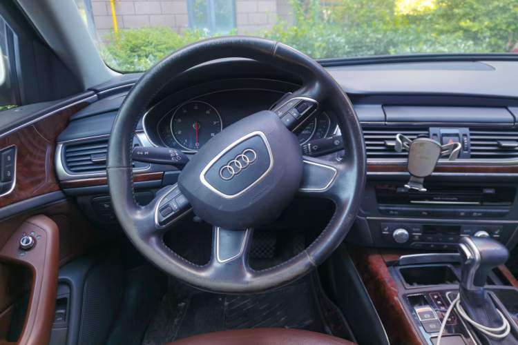 Used Audi A6L 2015 30 FSI Millionth Anniversary Comfort Model Steering Wheel