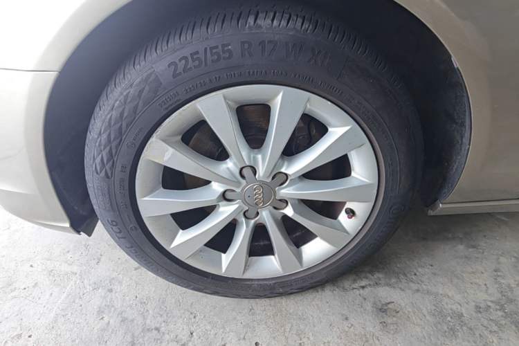Used Audi A6L 2015 TFSI Millionth Anniversary Intelligent Model Left Front Wheel Hub