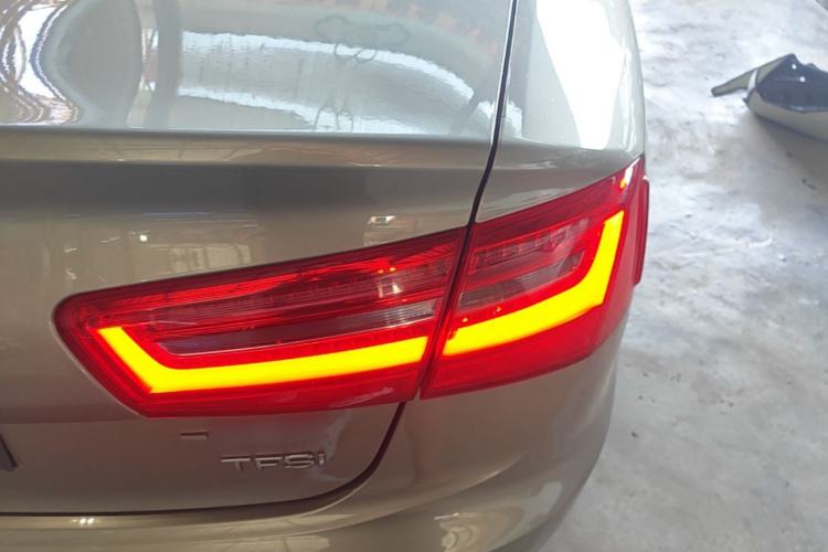 Used Audi A6L 2015 TFSI Millionth Anniversary Intelligent Model Right Rear Taillight