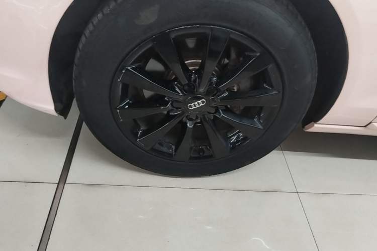 Used Audi A6L 2015 TFSI Millionth Anniversary Intelligent Model Left Front Wheel Hub