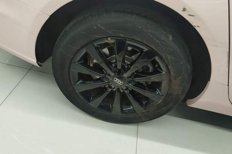Used Audi A6L 2015 TFSI Millionth Anniversary Intelligent Model Right Rear Wheel Hub